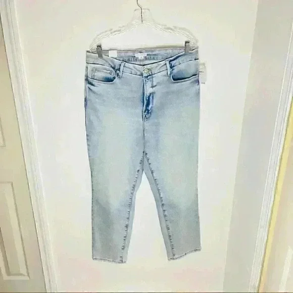 NWT Good American Good Classic Natural Fray Hem Jeans Light Indigo - Picture 2 of 10